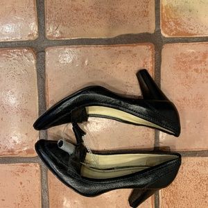 Anne Klein never-worn Flex heels 6.5 M